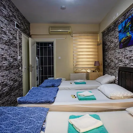 22 Hotel *