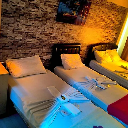 Hotel 22 *