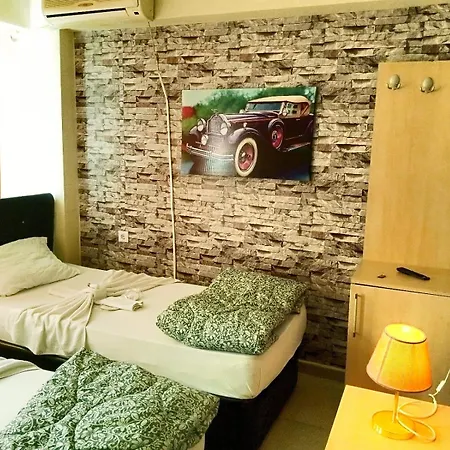 22 Hotel *