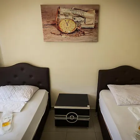 Hotel 22 *